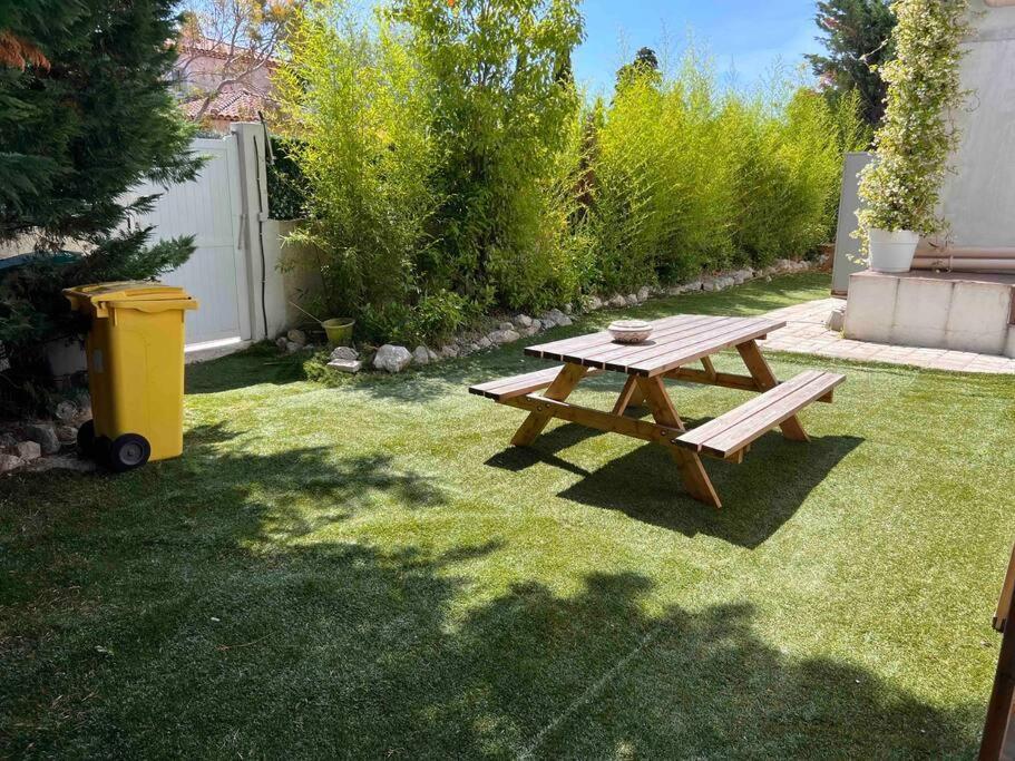 Studio Cosy, 2 Pers Aeroport Marseille * Marignane